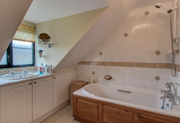 En-suite Bathroom