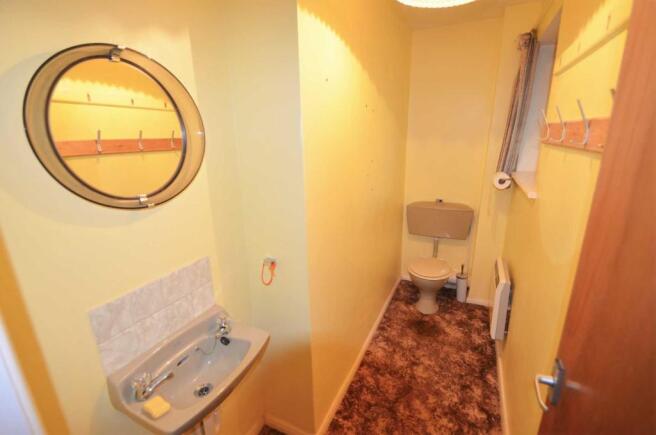 Spacious Bunglalow in need of updating - Haydons Park, Honiton