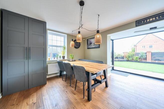 4 bed Detached for sale Image 4