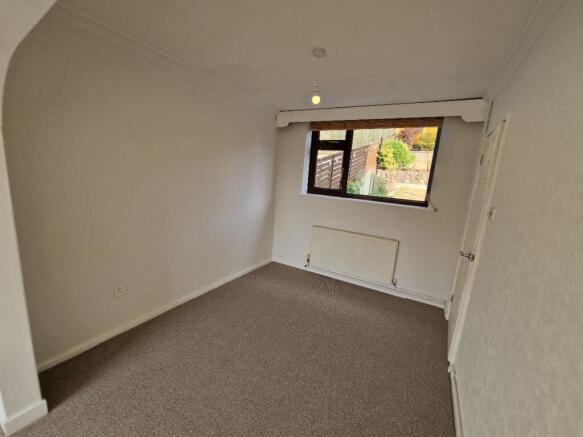 3 bed Semi-Detached to rent Image 5