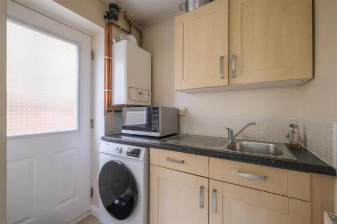 5 bed Detached for sale Image 11