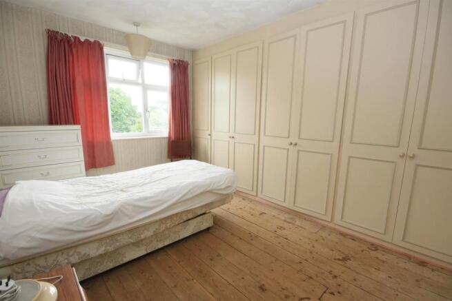 BEDROOM 2