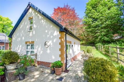 Bath Road, Devizes, Wiltshire, SN10