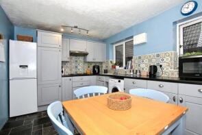 28, Canonsfield, Werrington, Peterborough PE4 5AQ