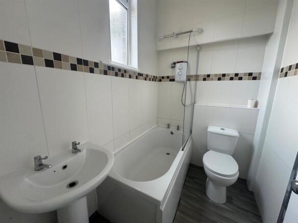 3 bed Terraced to rent Image 9