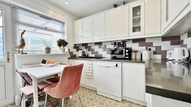 Kitchen/Breakfast Room