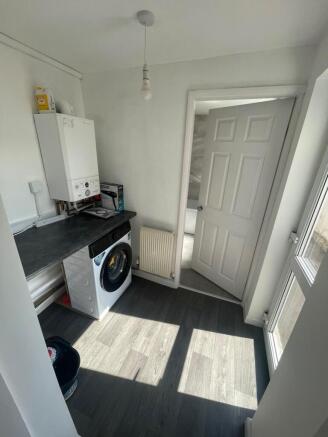 2 bed House to rent Image 4