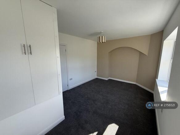Master Bedroom (1) With Inbuilt Cupboard 