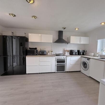 53, Llys Cynon photo 5