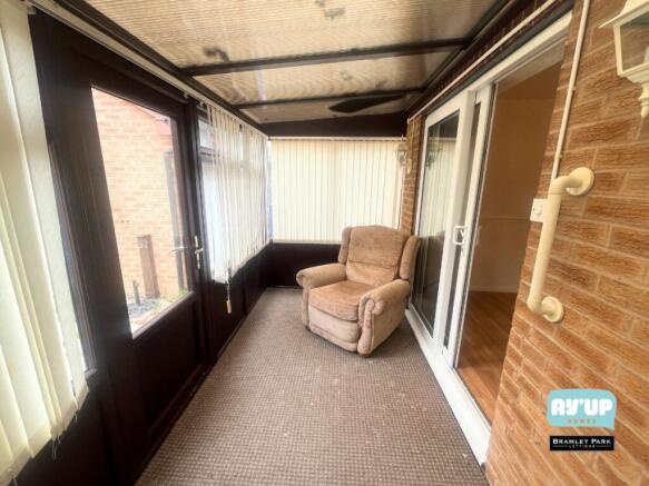 2 bed Terraced to rent Image 10