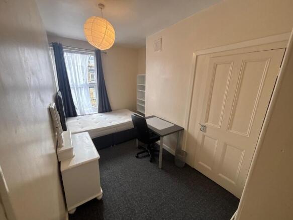 7 bed Terraced to rent Image 2