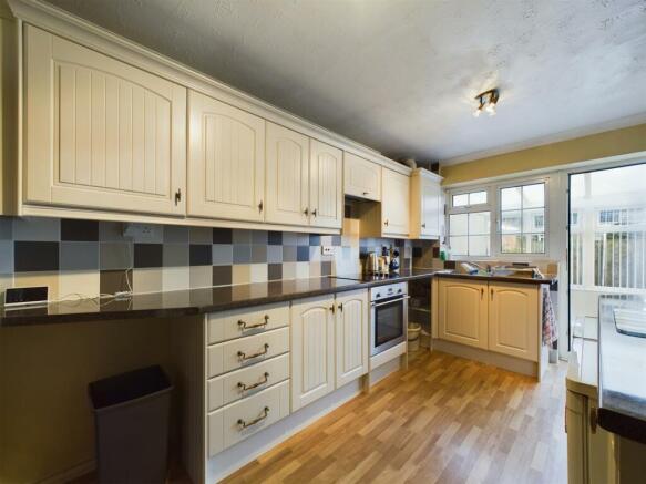 Kitchen: