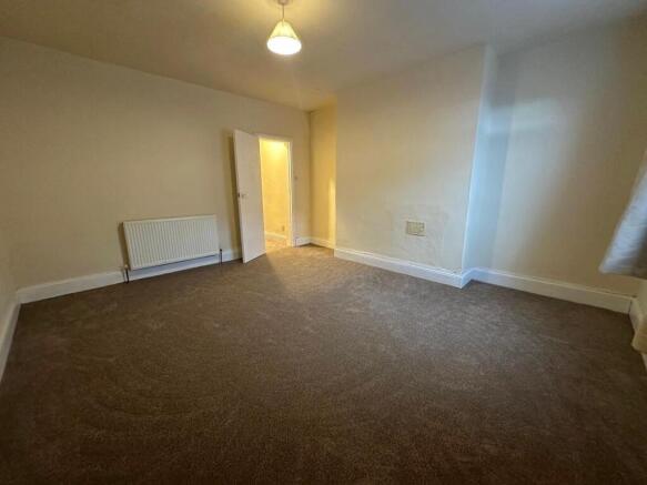 2 bed End of Terrace to rent Image 4