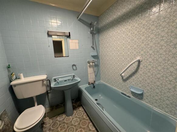 1 bed Apartment to rent Image 6