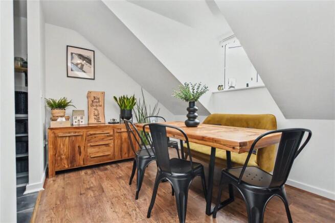 2 bed Apartment for sale Image 4