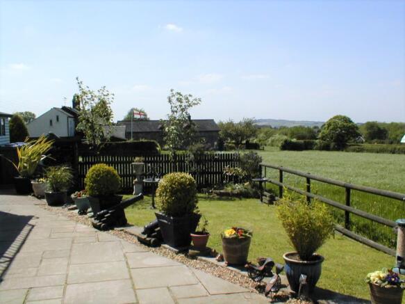 Beautiful Garden & views