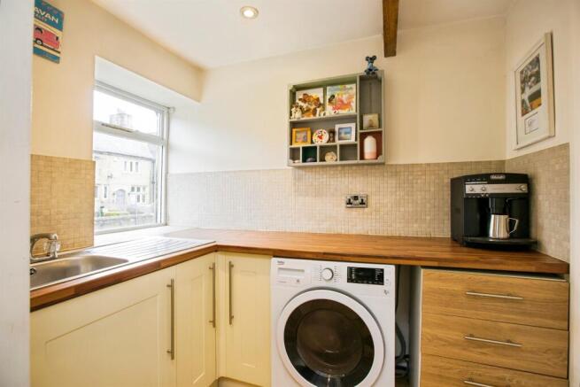 3 bed Terraced for sale Image 4