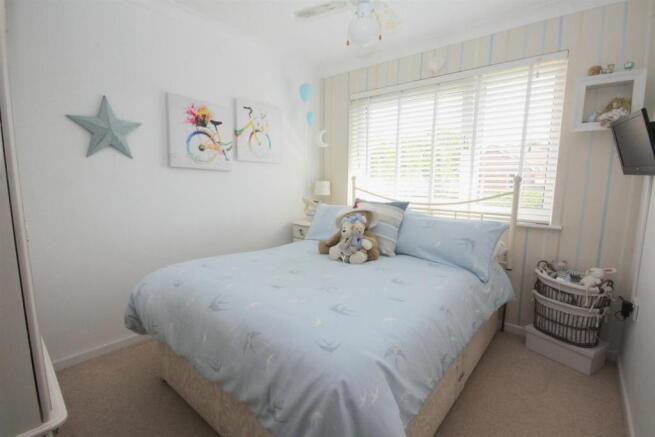 BEDROOM 2