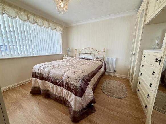 2 bed Detached Bungalow for sale Image 9
