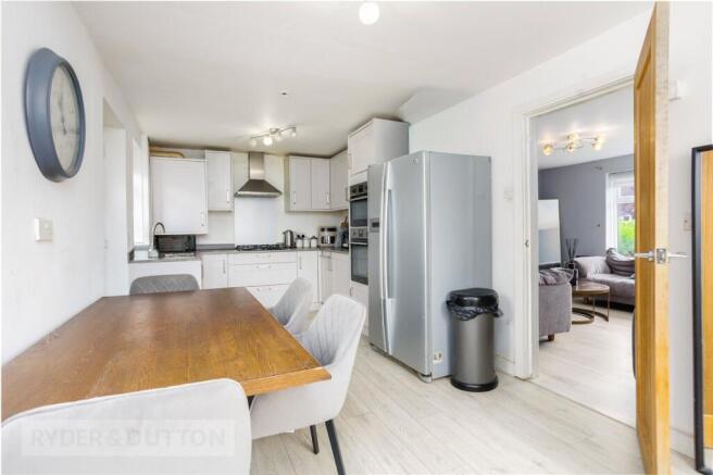 3 bed Semi-Detached for sale Image 4