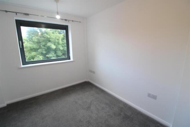 3 bed House to rent Image 10