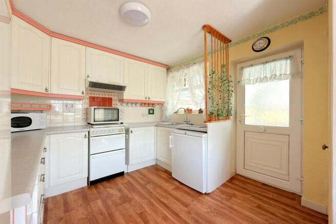 2 bed Bungalow for sale Image 7