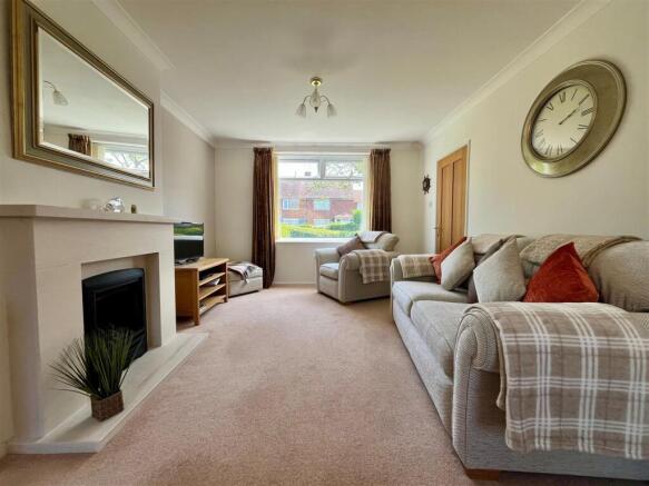3 bed Semi-Detached for sale Image 4