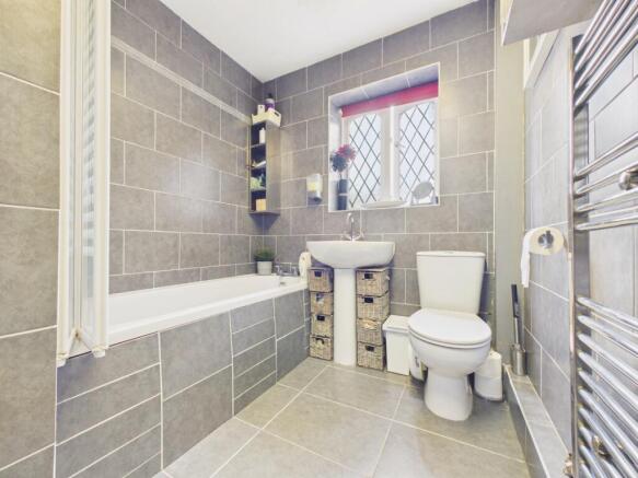 3 bed Semi-Detached for sale Image 8