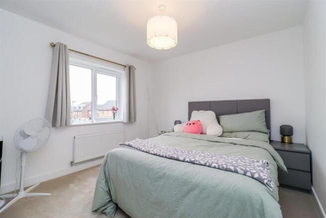 4 bed Detached for sale Image 8