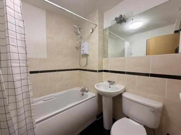 Bathroom 1.jpeg