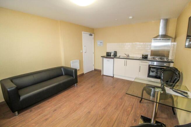 Lounge / Kitchen