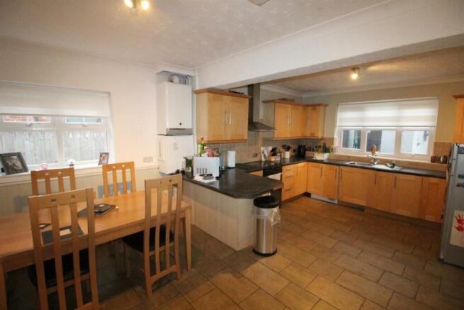 214 Low Grange Ave-Kit1.JPG