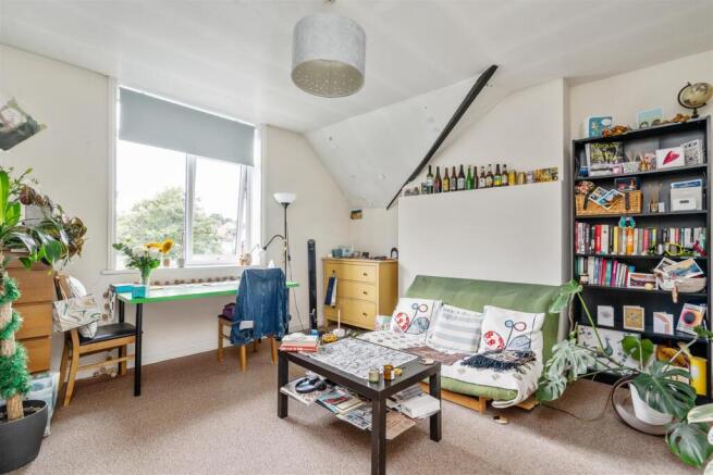 10, 121 Sandford Road_4.jpg