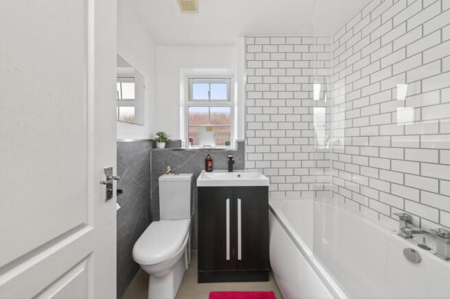 4 bed Terraced for sale Image 12