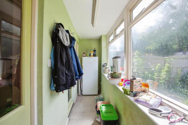 5 bed Semi-Detached for sale Image 9