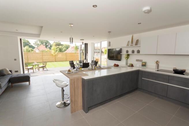 Open-Plan Kitchen/Di