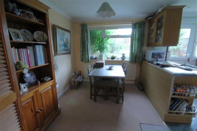 KITCHEN/DINING ROOM