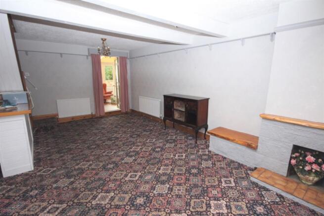 Lounge/Dining Room