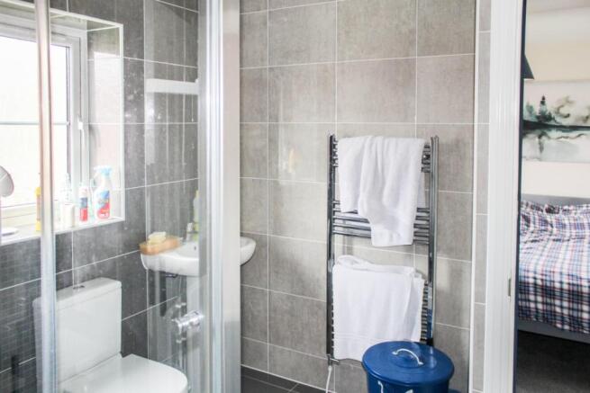 Jack & Jill En-suite