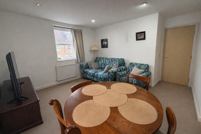 Living/Dining are...