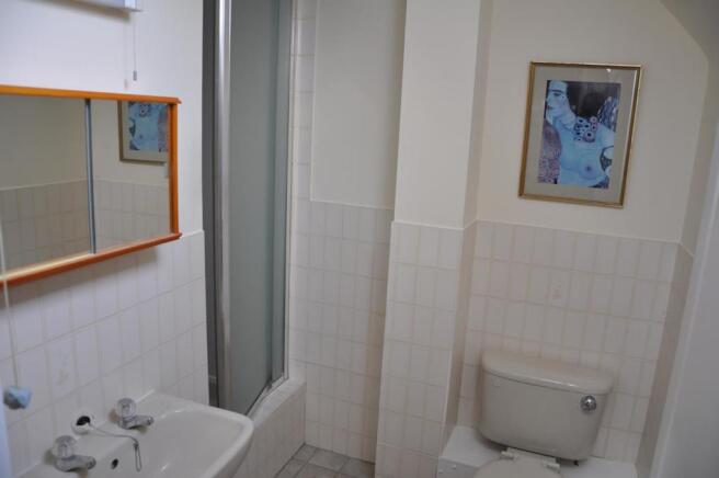 Second Floor Bathroom_1.JPG
