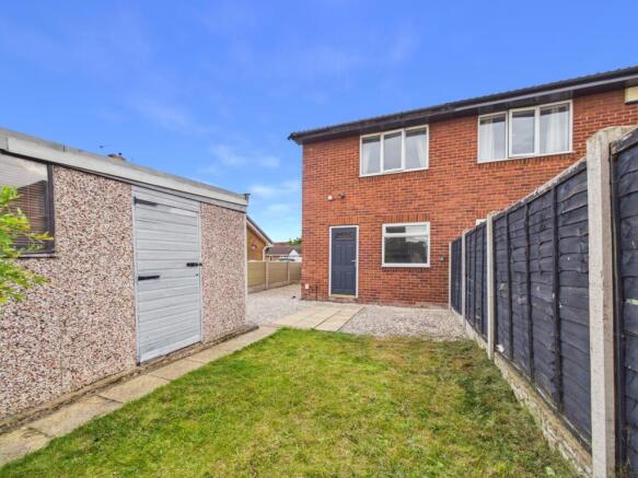 2 bed Semi-Detached for sale Image 8