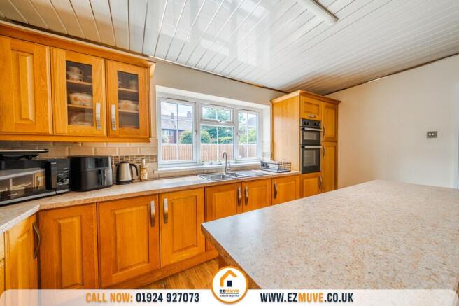 7 bed Semi-Detached for sale Image 9