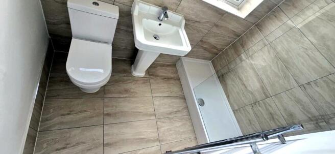 bathroom_brightened_1