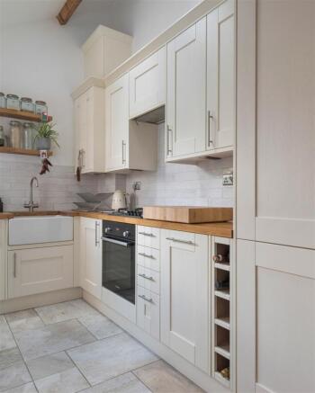 3 bed Terraced for sale Image 11