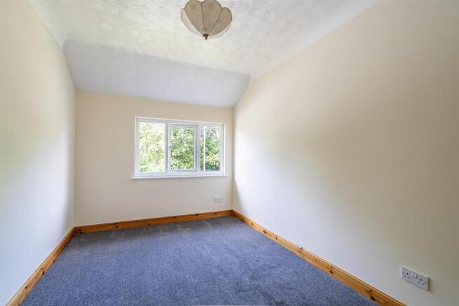 3 bed Terraced for sale Image 11