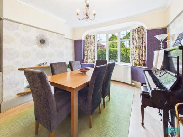 4 bed Semi-Detached for sale Image 6
