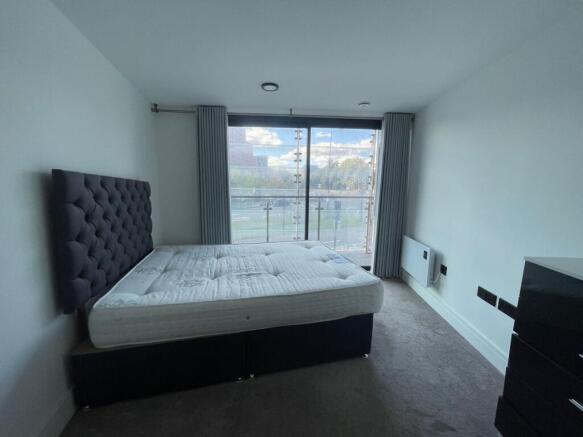 1 bed Apartment to rent Image 5