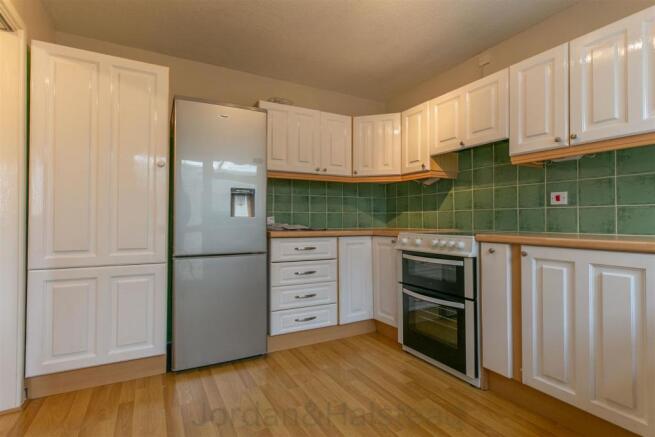 Kitchen2.jpg