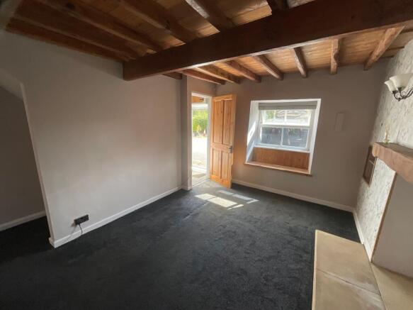 2 bed Terraced to rent Image 6